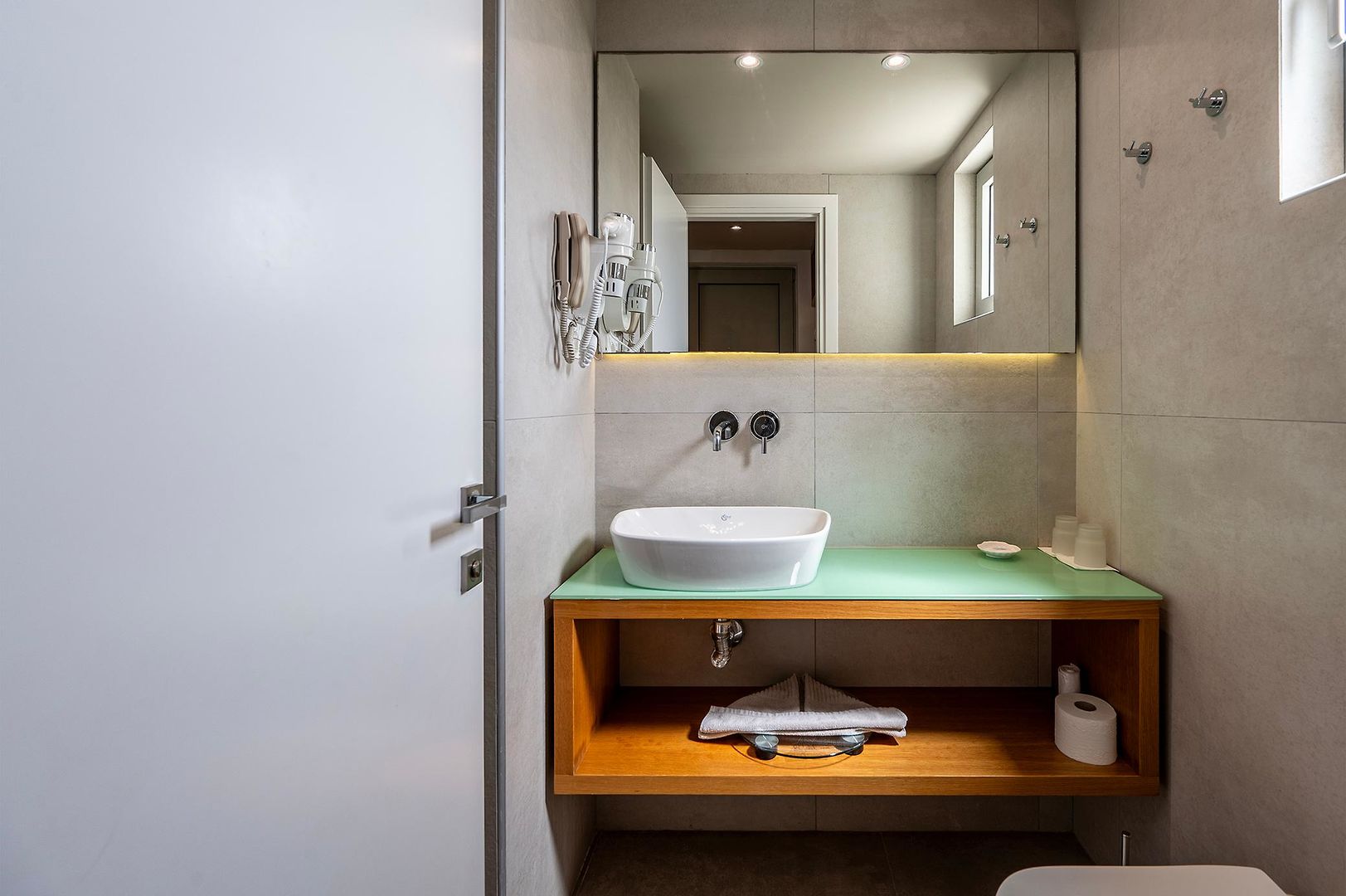 Adele Beach Hotel image 3