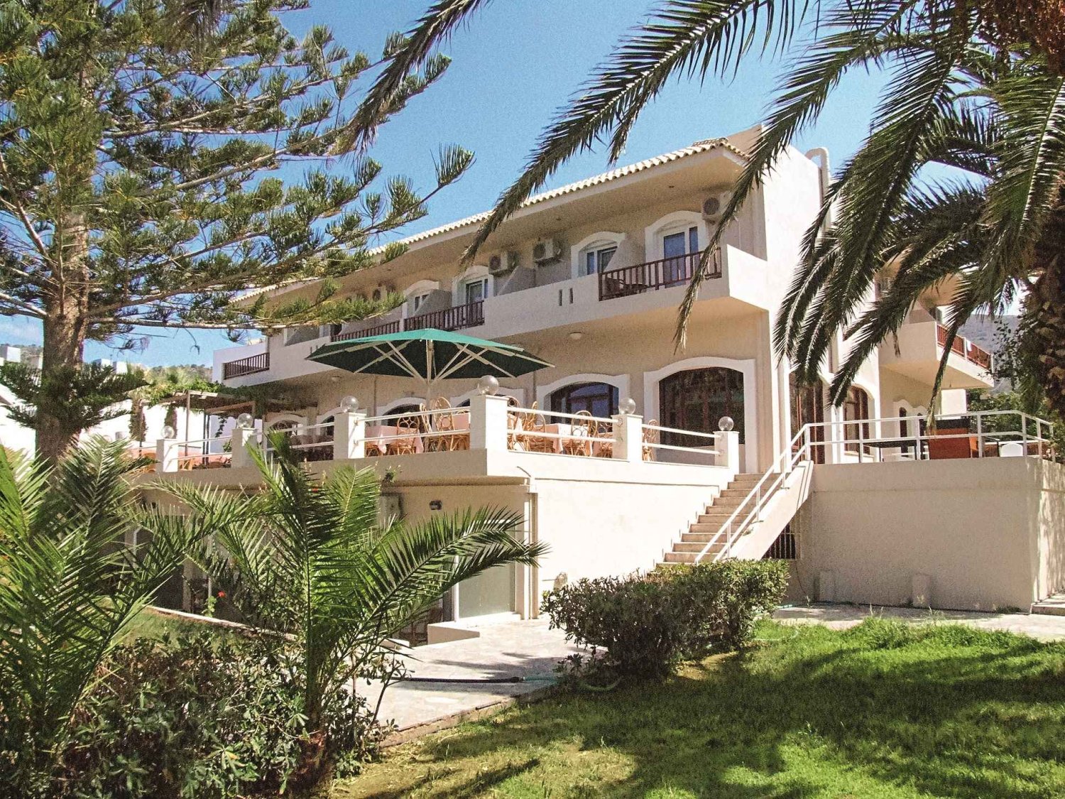 Zeus Hotels Palm Beach image 1