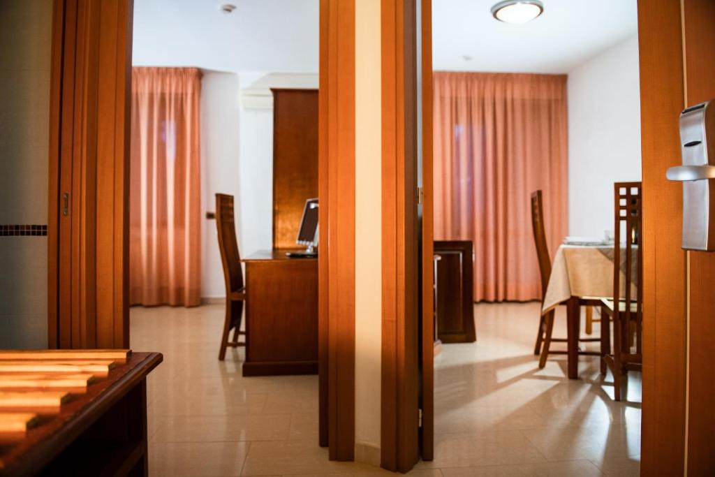 Lobby met receptie — Hotel Califfo