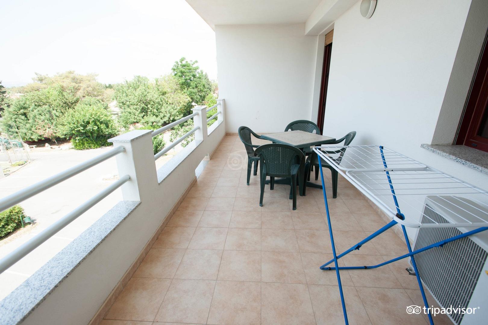 Zeezicht vanaf het balkon — Hotel Califfo
