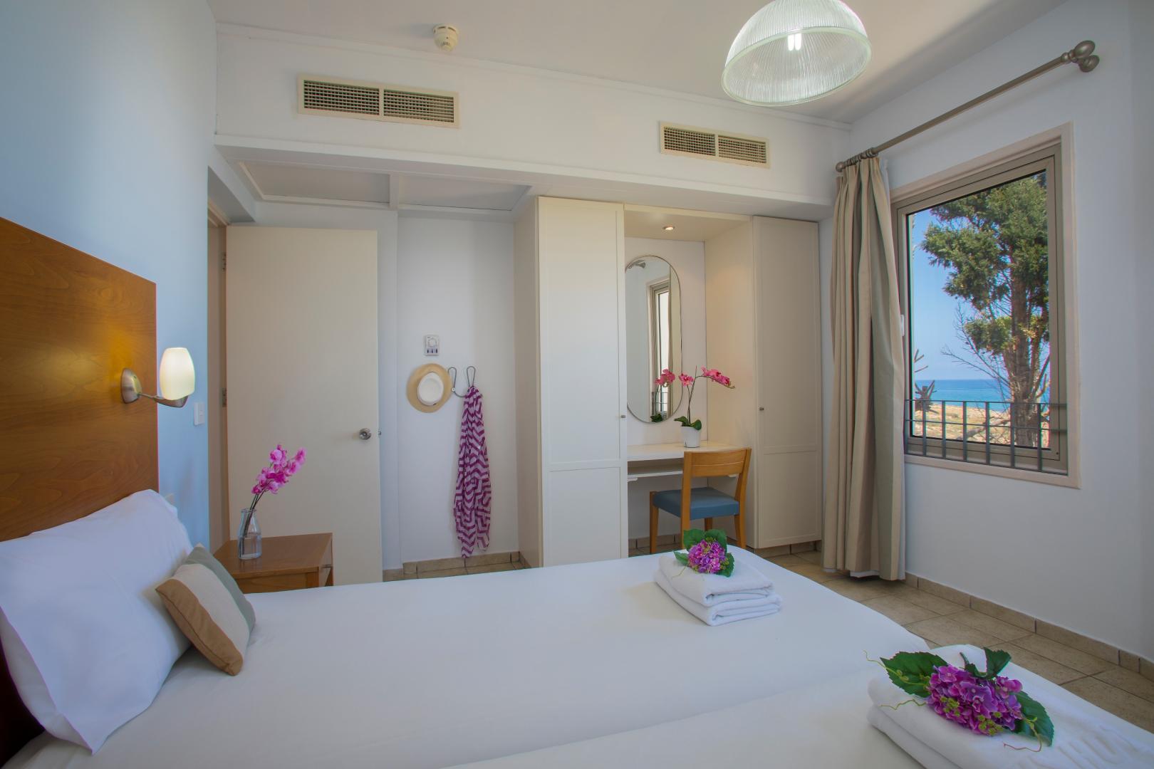Louis Althea Beach foto 35