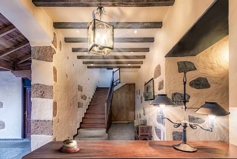 Luxe entreehal — LIVVO Rural Maipez