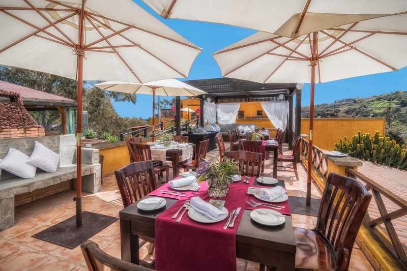 Restaurantterras buiten — LIVVO Rural Maipez