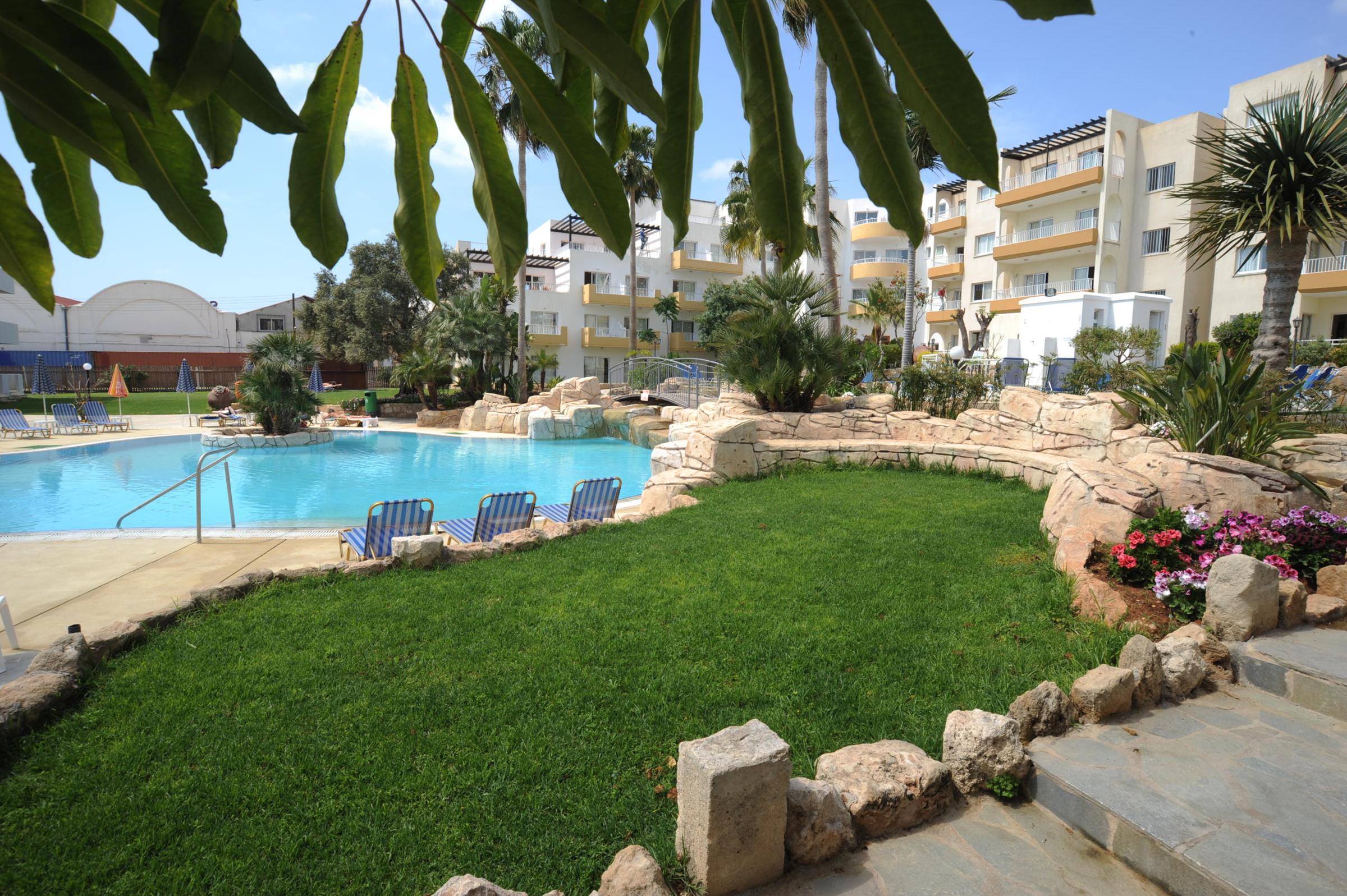 Mayfair Gardens image 3