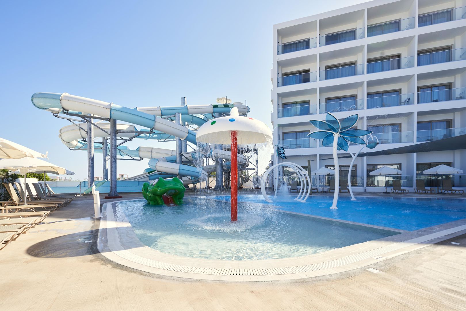 Maris Grand Waterpark Resort image 3