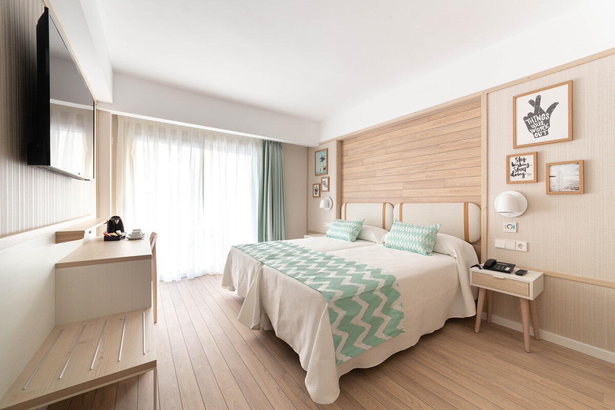 Ambassador Playa I image 1