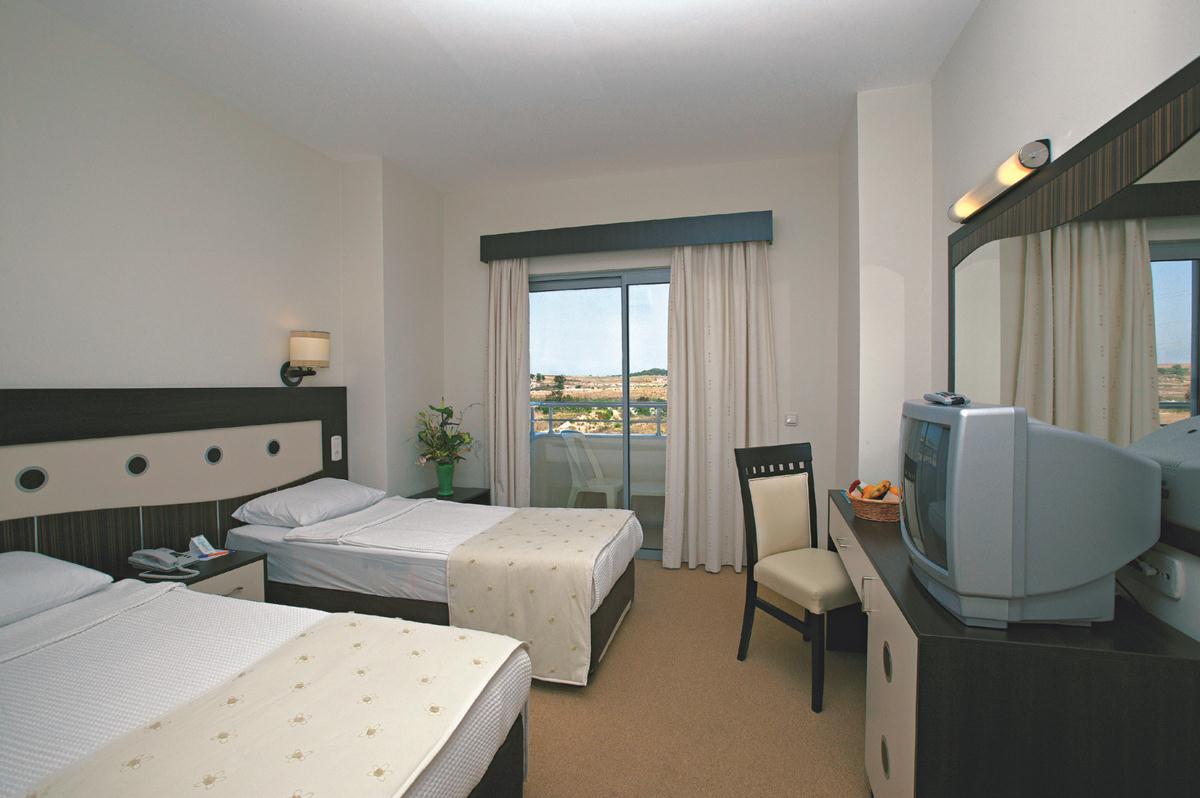 Lavitas Hotel image 1