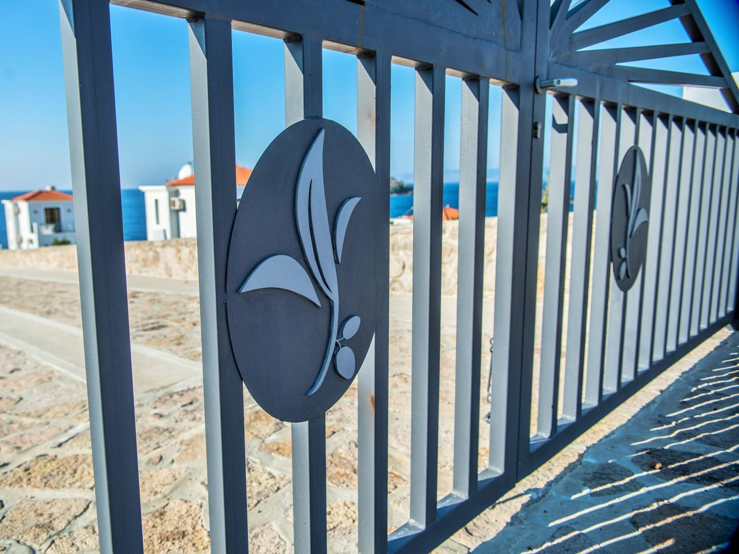 Eleia Seafront Villas image 3