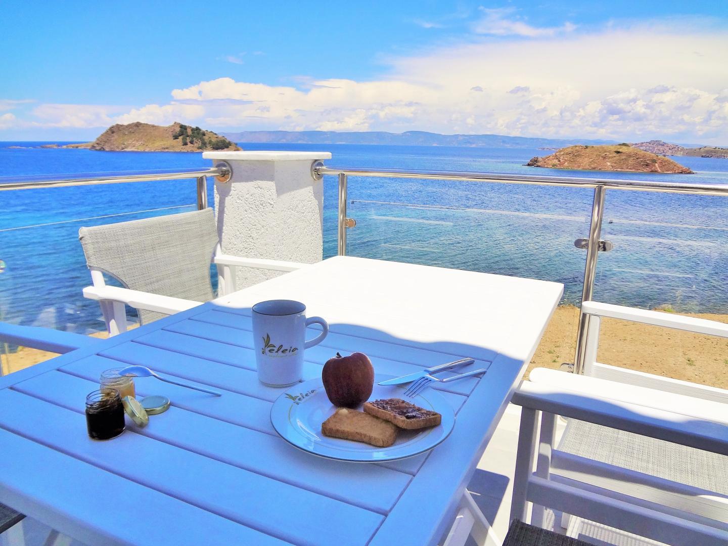 Eleia Seafront Villas image 2