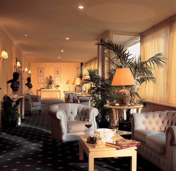 American Palace Eur image 3