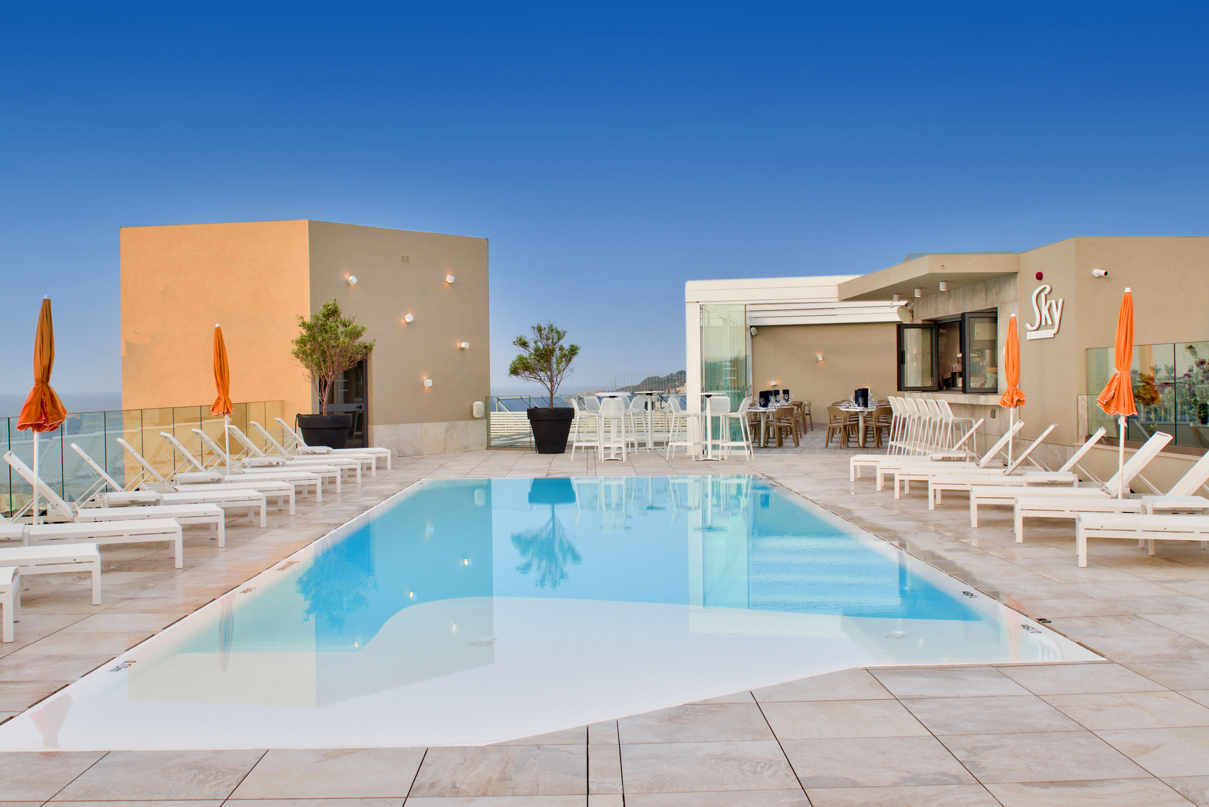 Luna Holiday Complex.