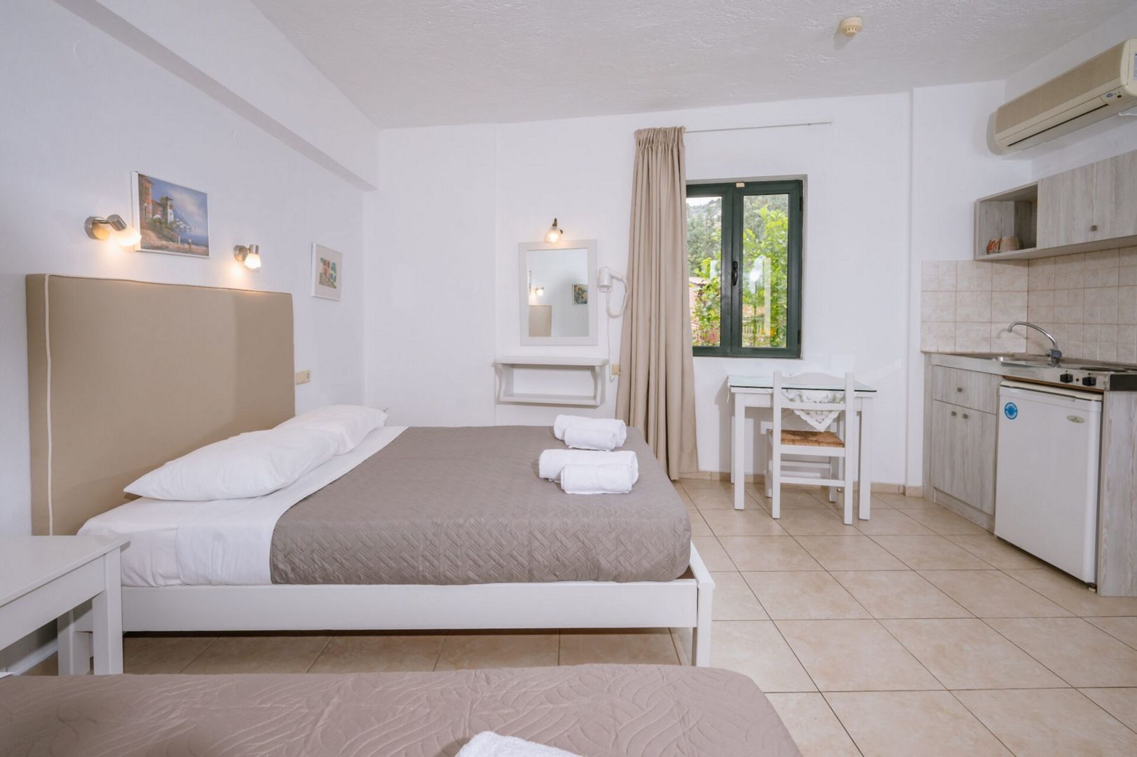 Dionysos Hotel Apartments & Studios foto 13