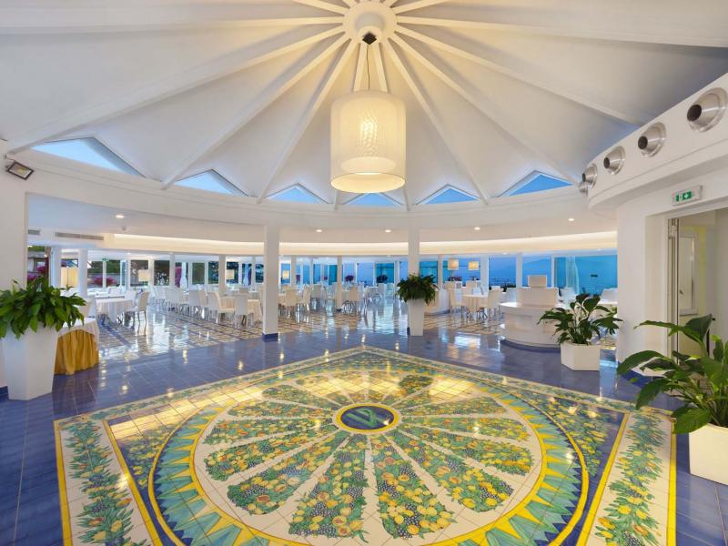 Grand Hotel President image 2