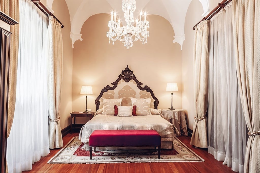 Convento do Espinheiro, Historic Hotel & Spa image 1