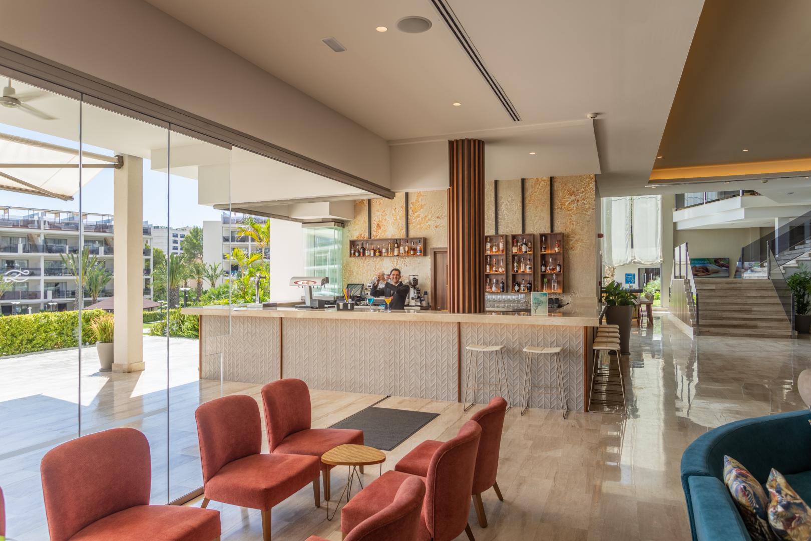 Lobby met receptie — ZAFIRO Palace Palmanova