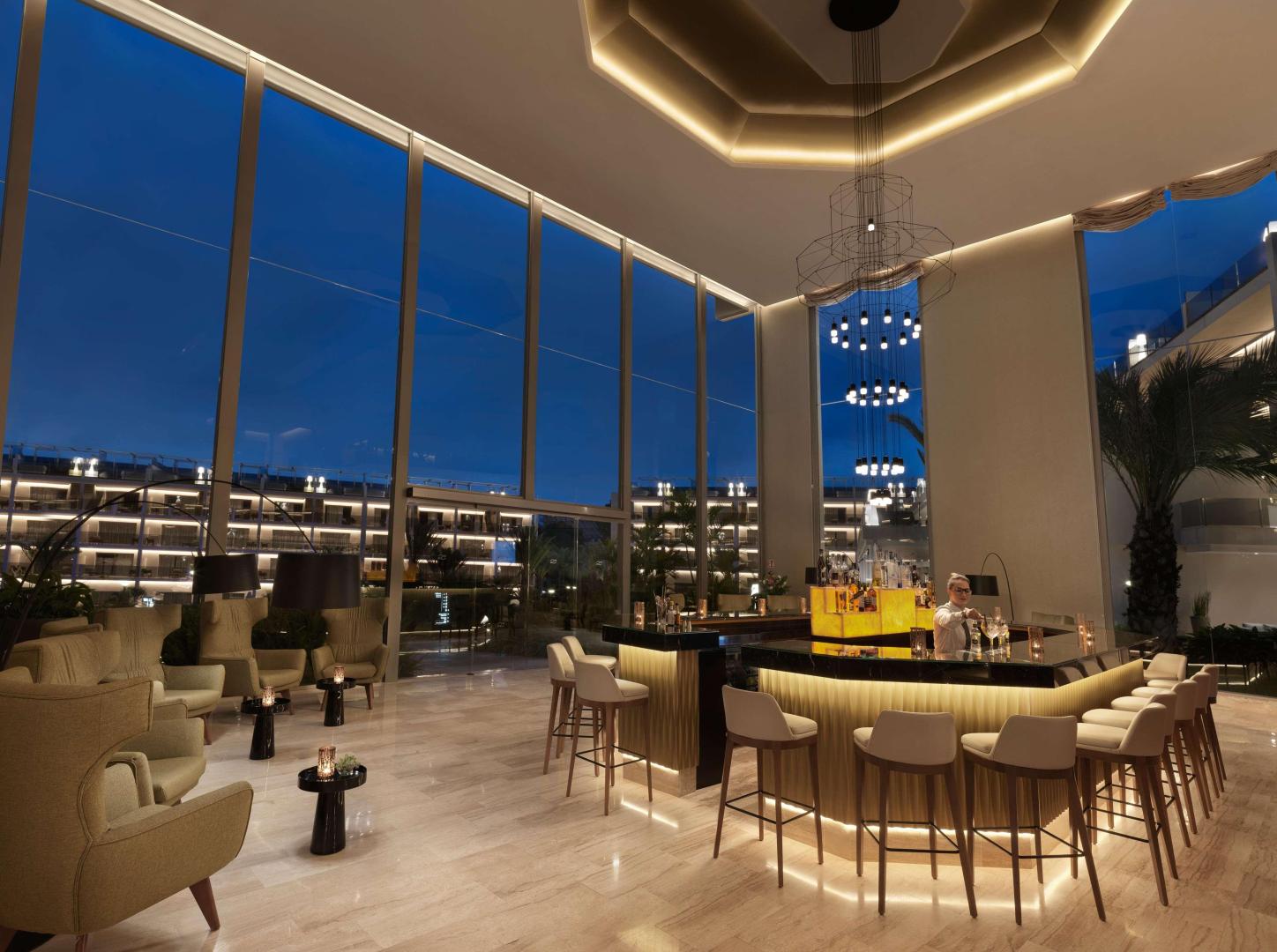 Restaurantterras buiten — ZAFIRO Palace Palmanova