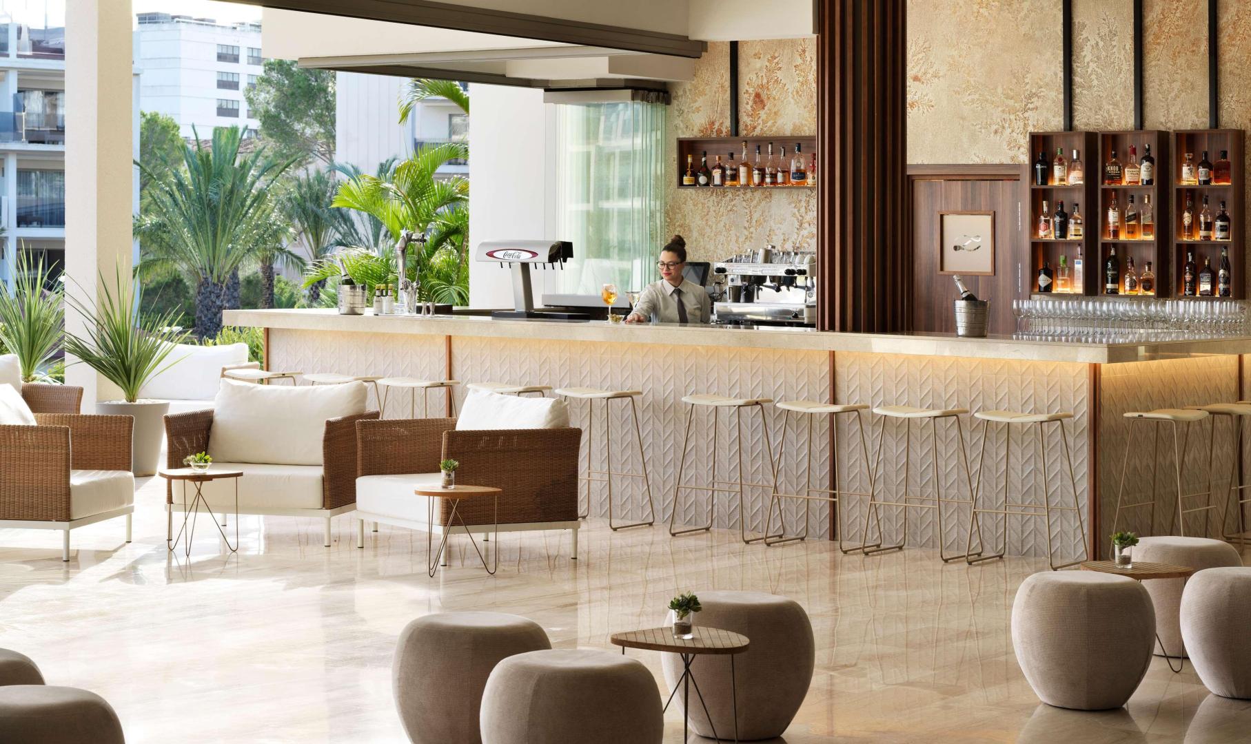 Lobby met receptie — ZAFIRO Palace Palmanova