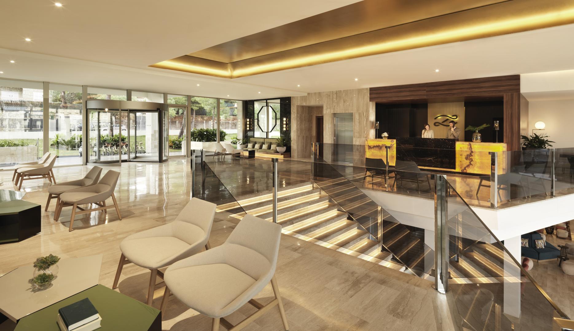 Luxe entreehal — ZAFIRO Palace Palmanova