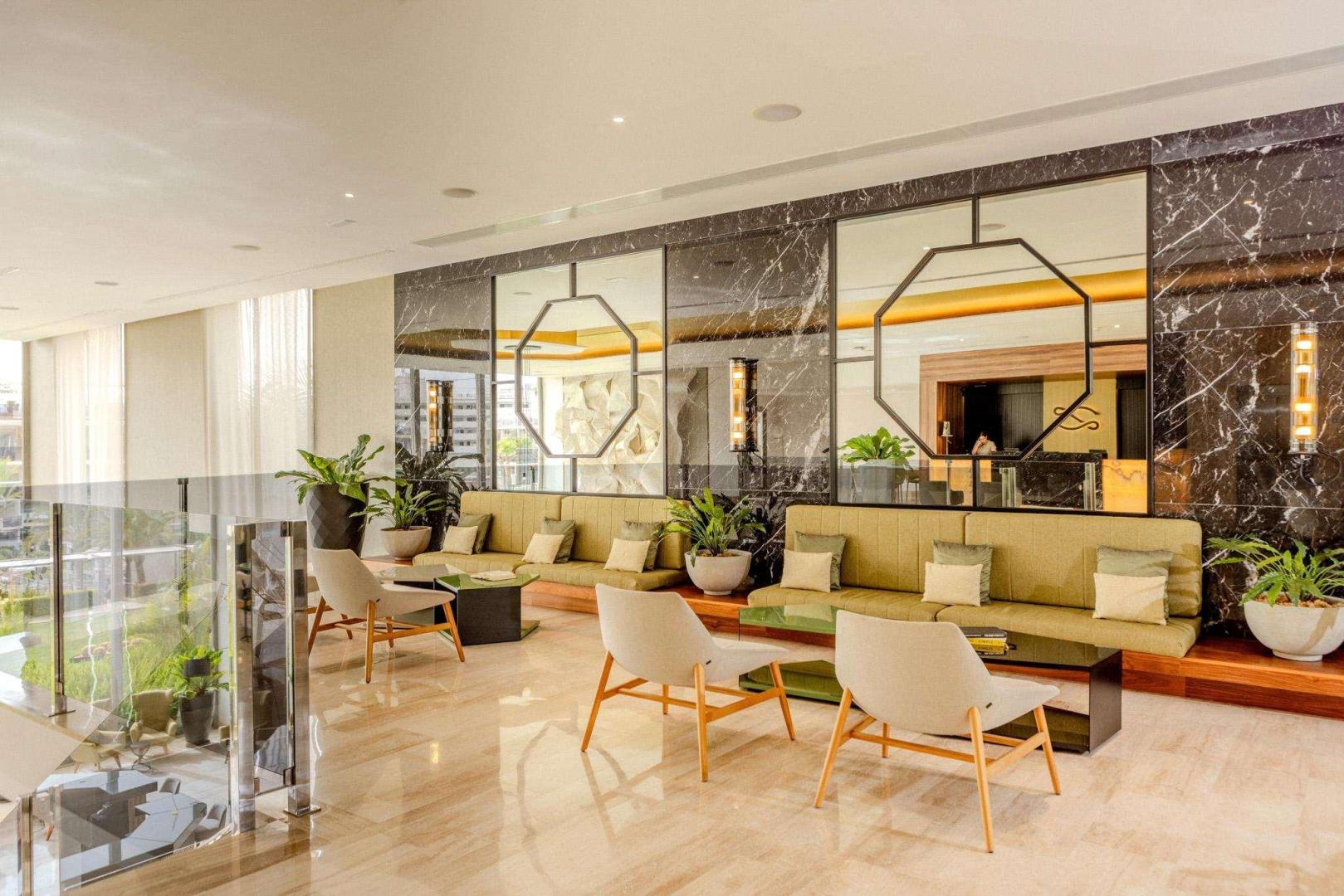 Lobby met receptie — ZAFIRO Palace Palmanova