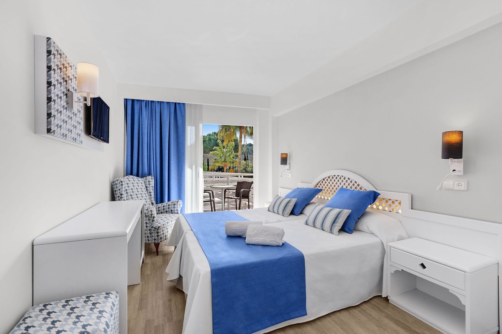 Hotel ROC Oberoy image 1