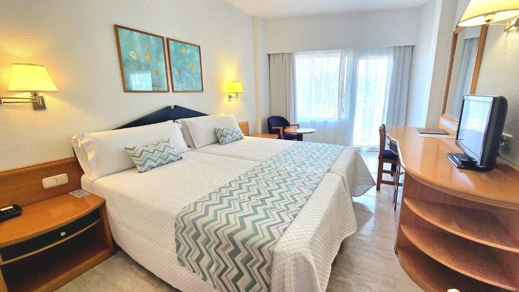 Hotel y Apartamentos Leman image 1