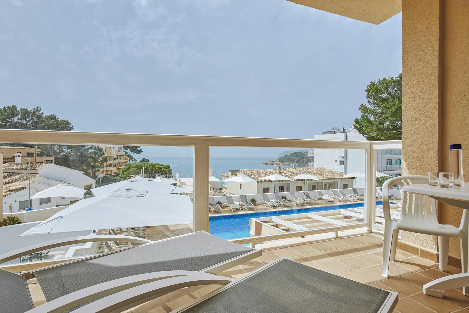 Universal Aparthotel Don Camilo image 1