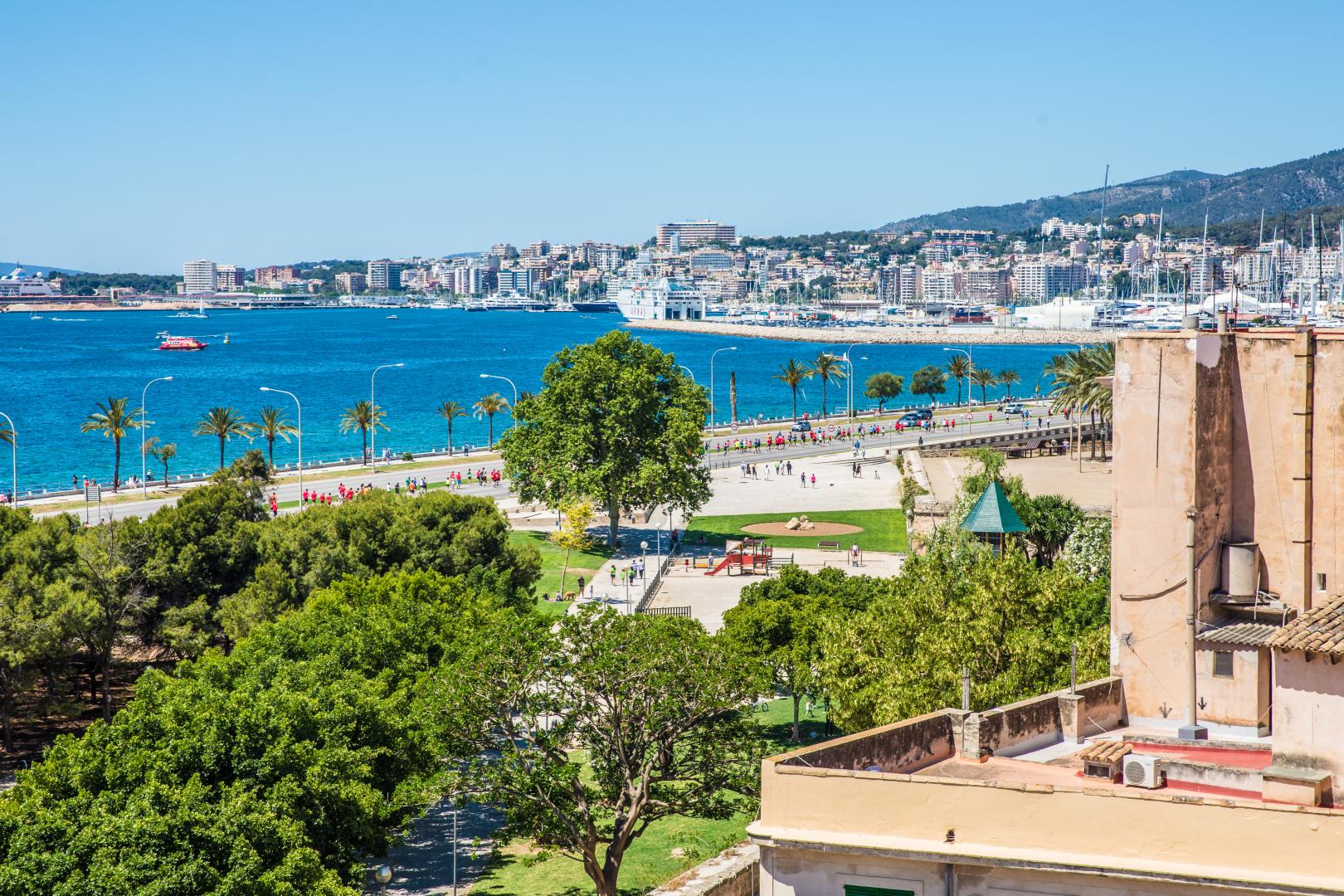 Zeezicht vanaf het balkon — Hotel Es Princep