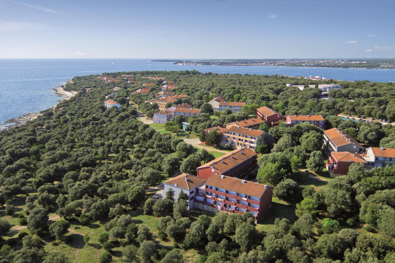 Lanterna Resort image 0