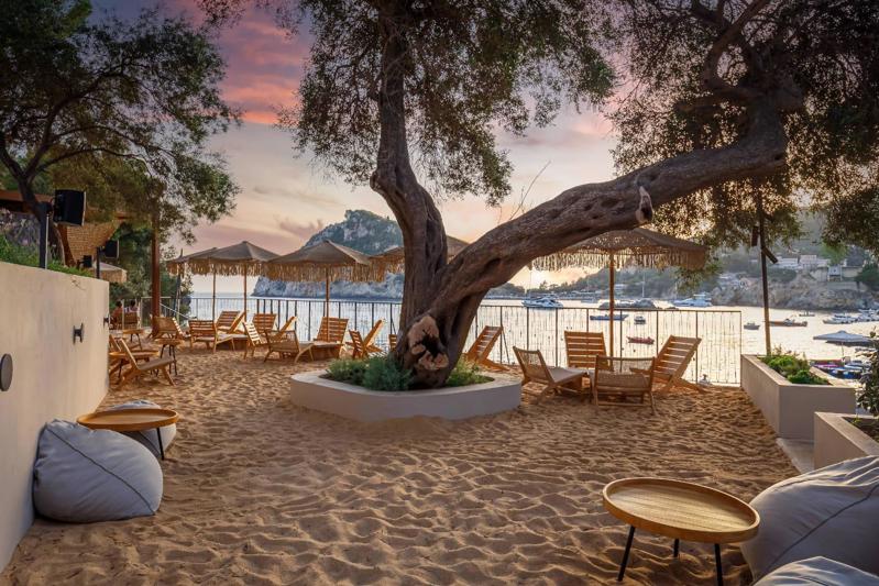 Akrotiri Beach Resort Hotel in Paleokastritsa - foto 5