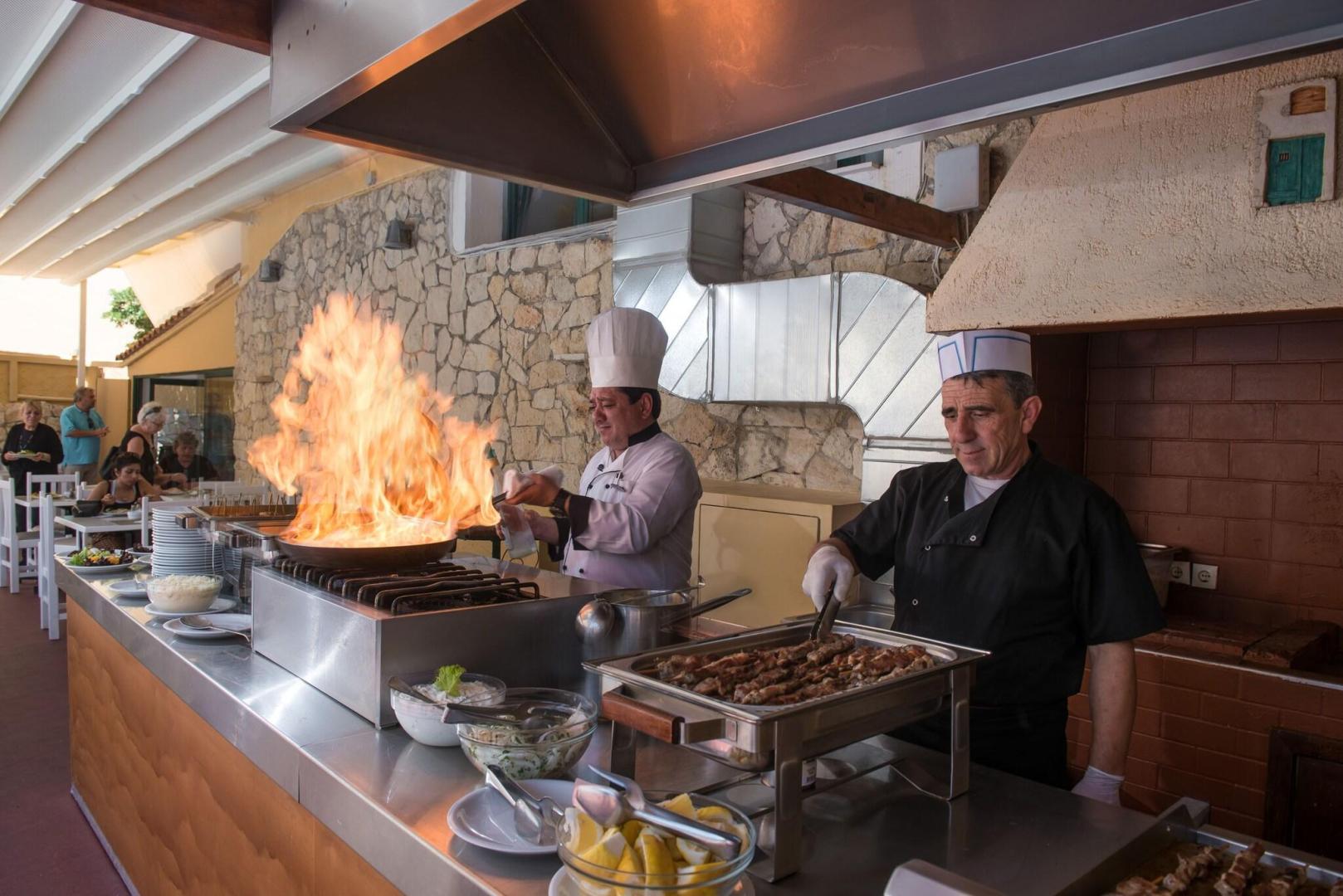 Elmi Suites Beach Hotel foto 44