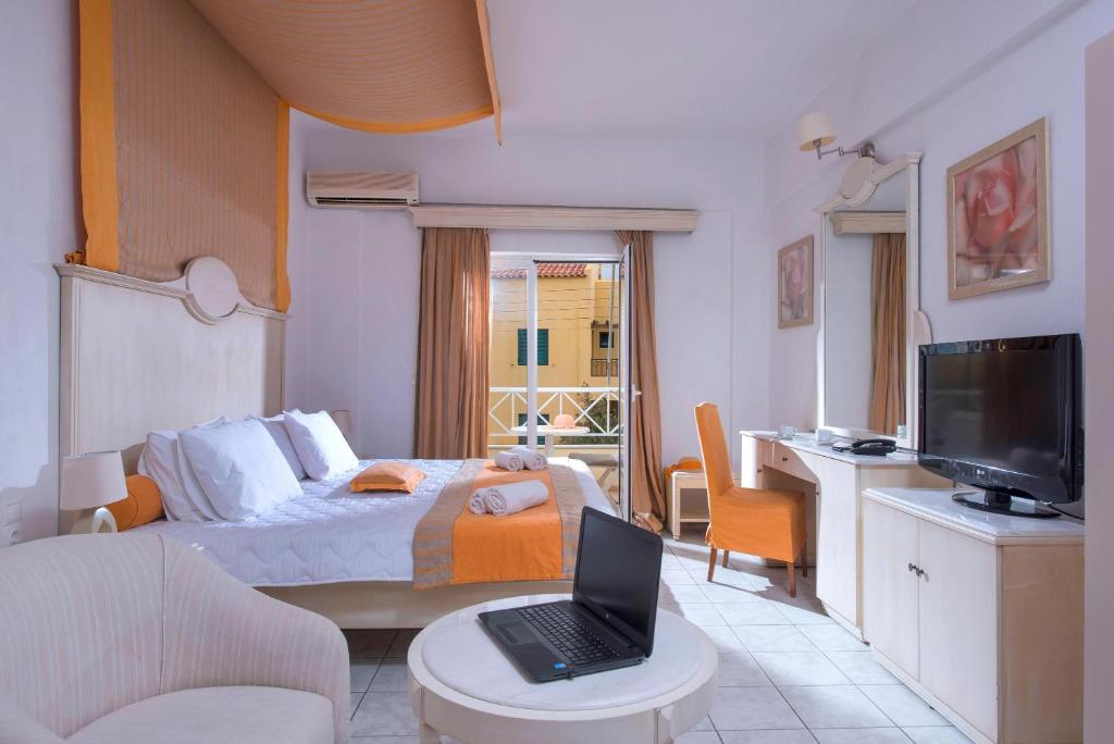 Elmi Suites Beach Hotel foto 6
