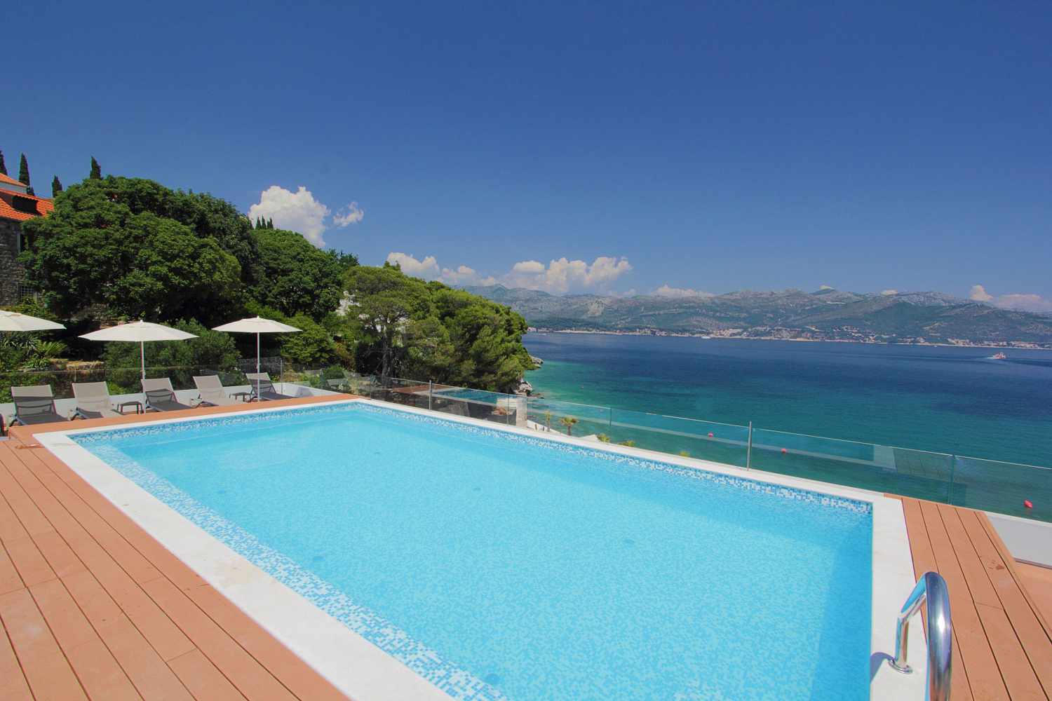 Kalamota Beach House image 1