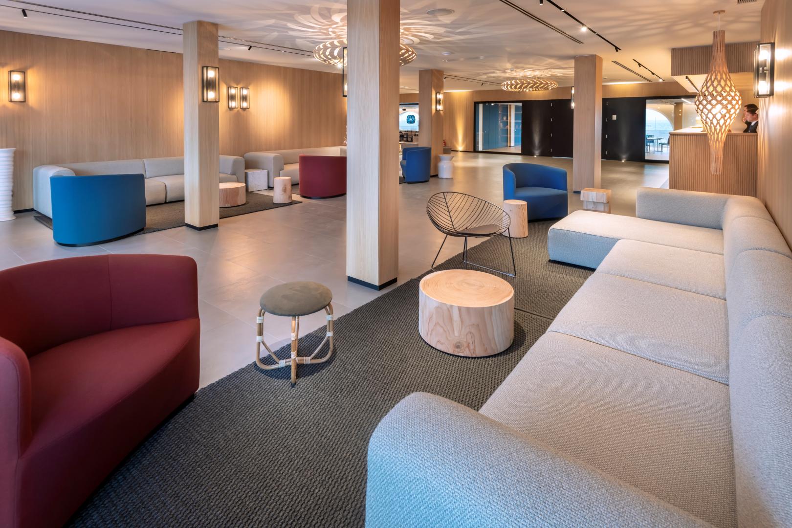 Lobby met receptie — Apartamentos Playa de Castelldefels