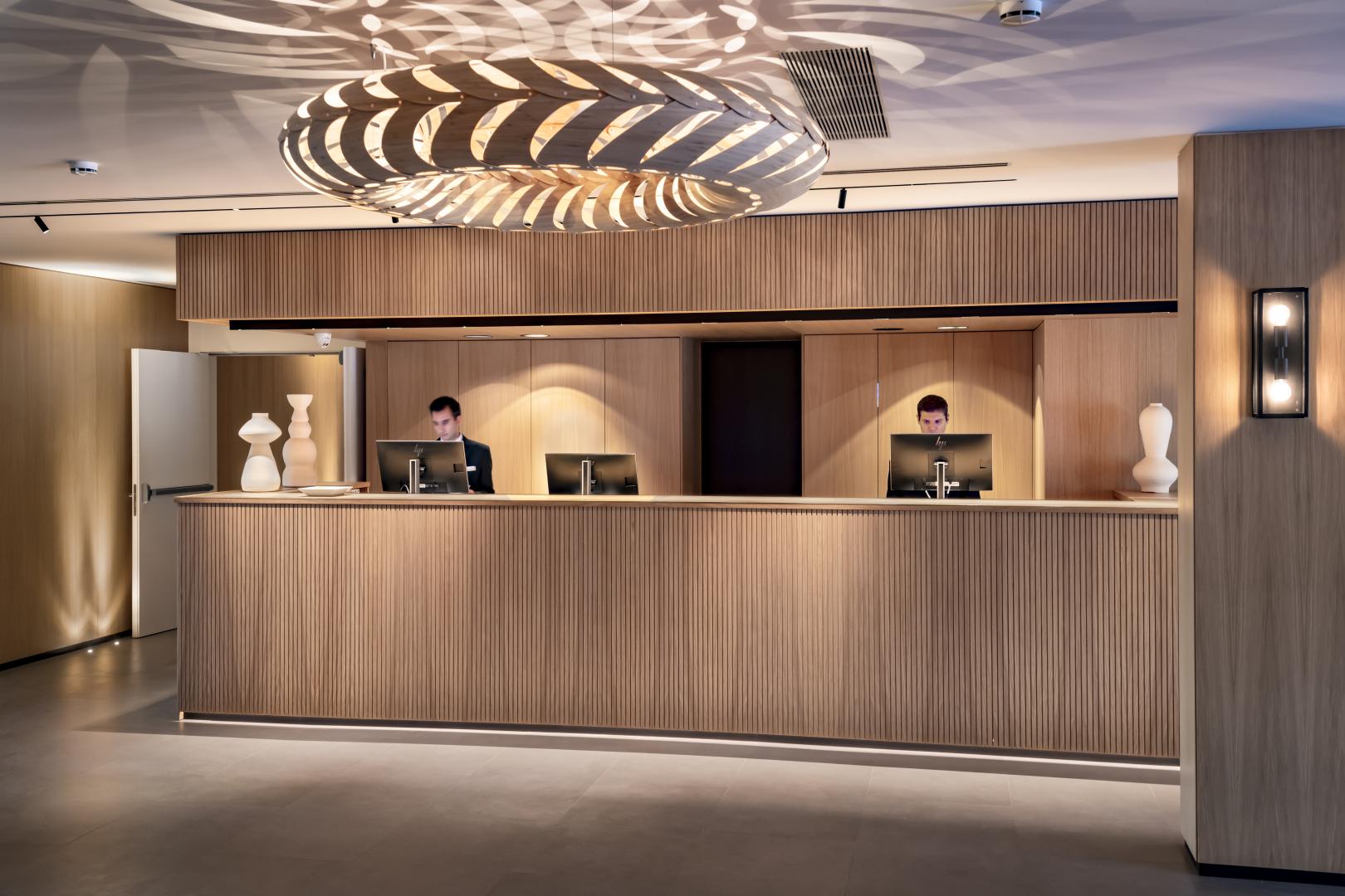 Lobby met receptie — Apartamentos Playa de Castelldefels