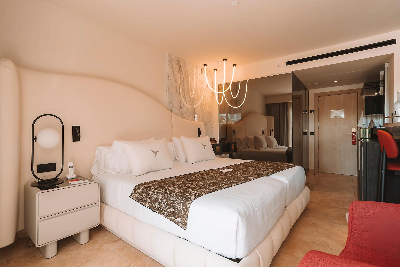Kamer met tweepersoonsbed — The Unexpected Ibiza Hotel