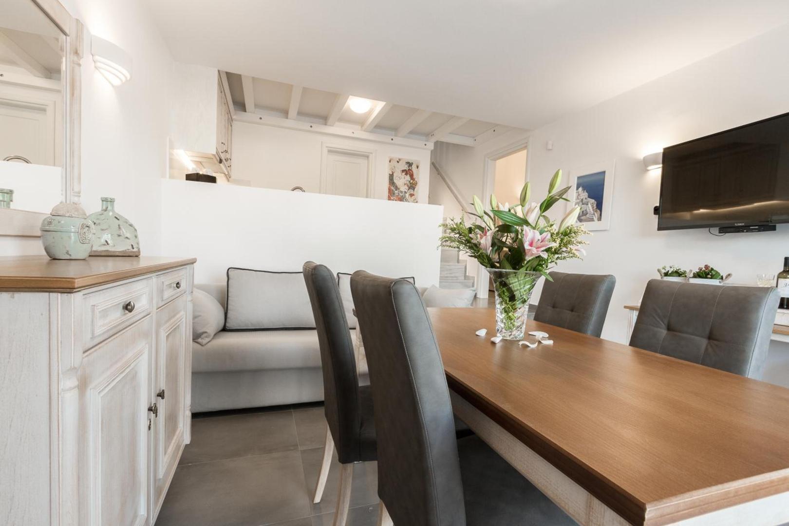 Mathios Luxury Homes foto 14
