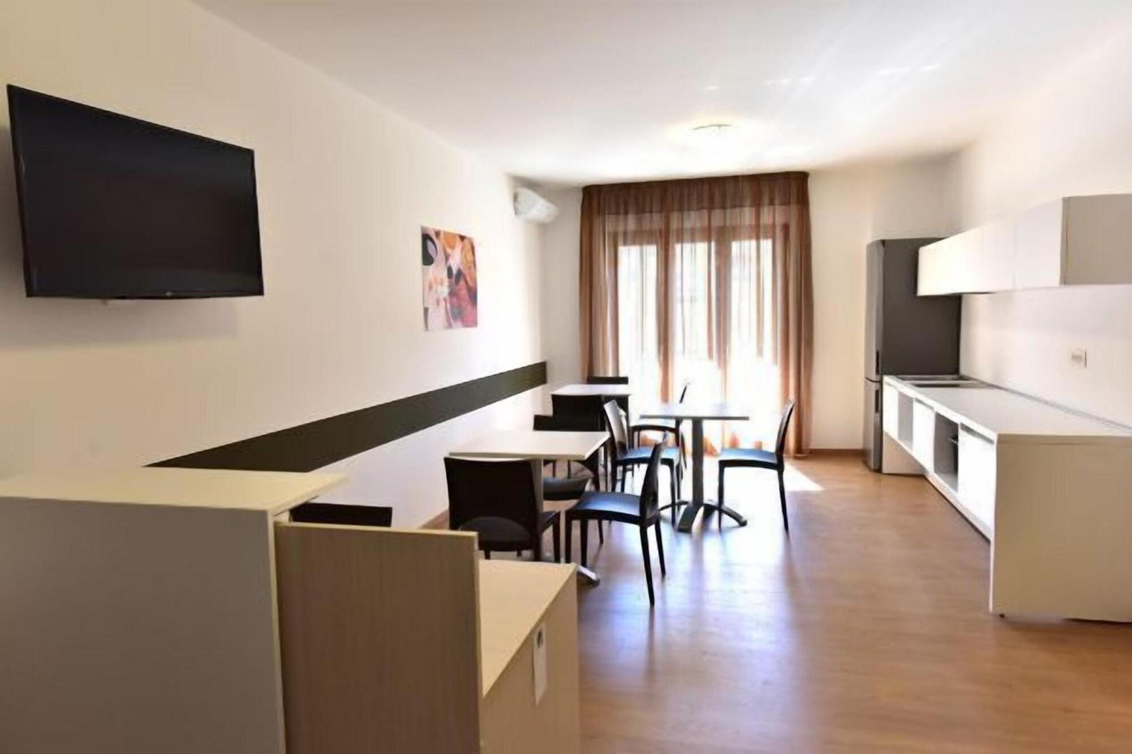 Trip Room & Breakfast image 2