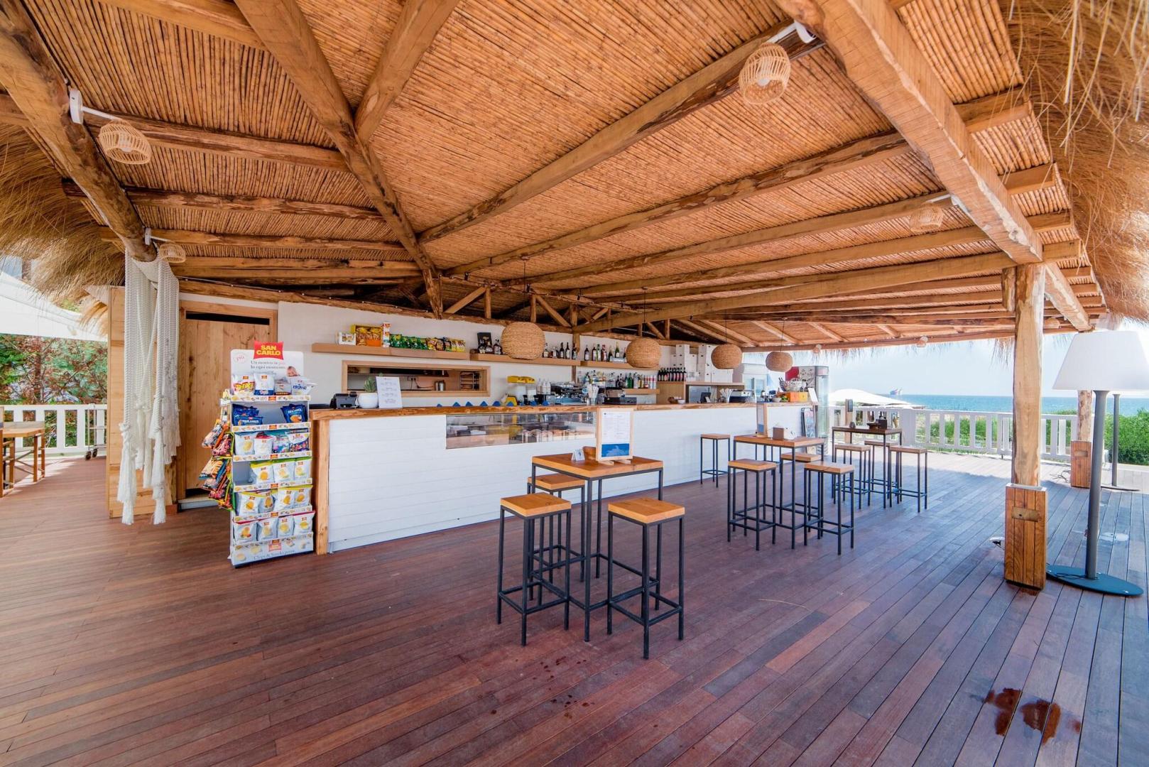 Cumeja Beach Club & Hotel image 3