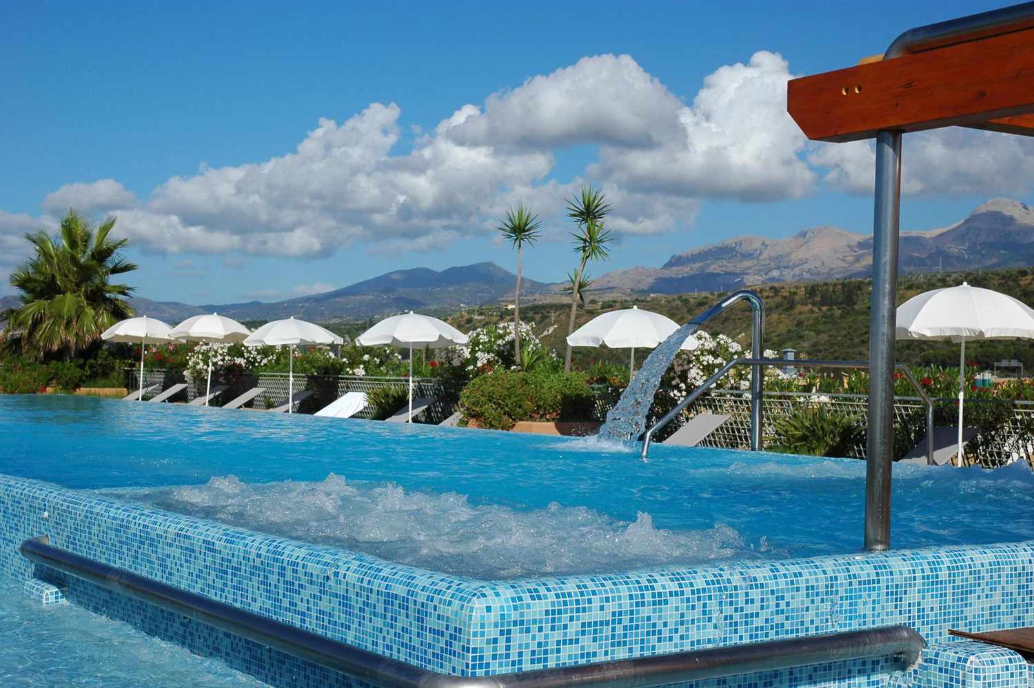 Acacia Resort image 3