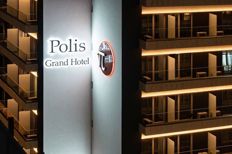 Polis Grand foto 50