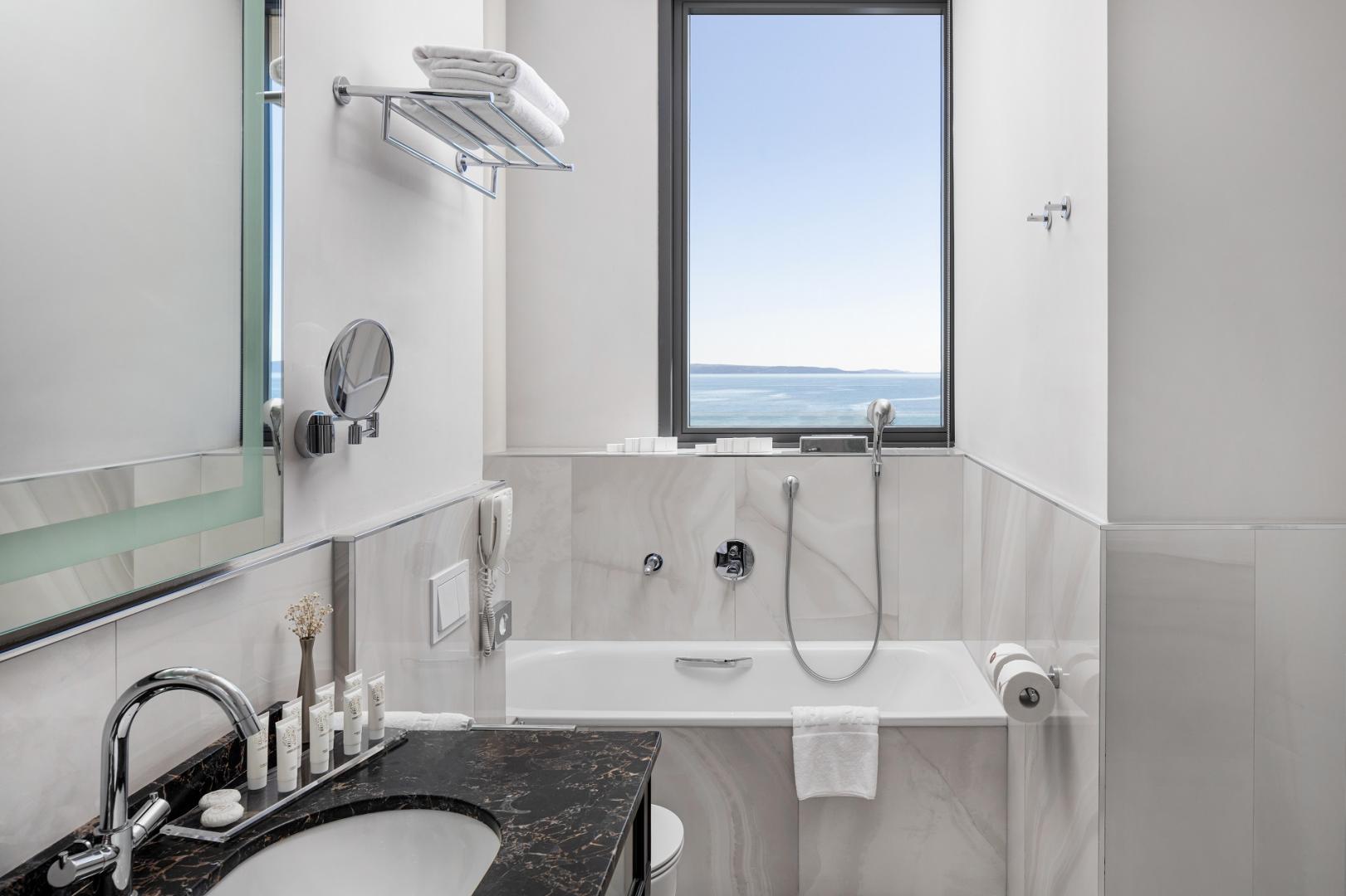 Badkamer met ligbad — Hotel Park