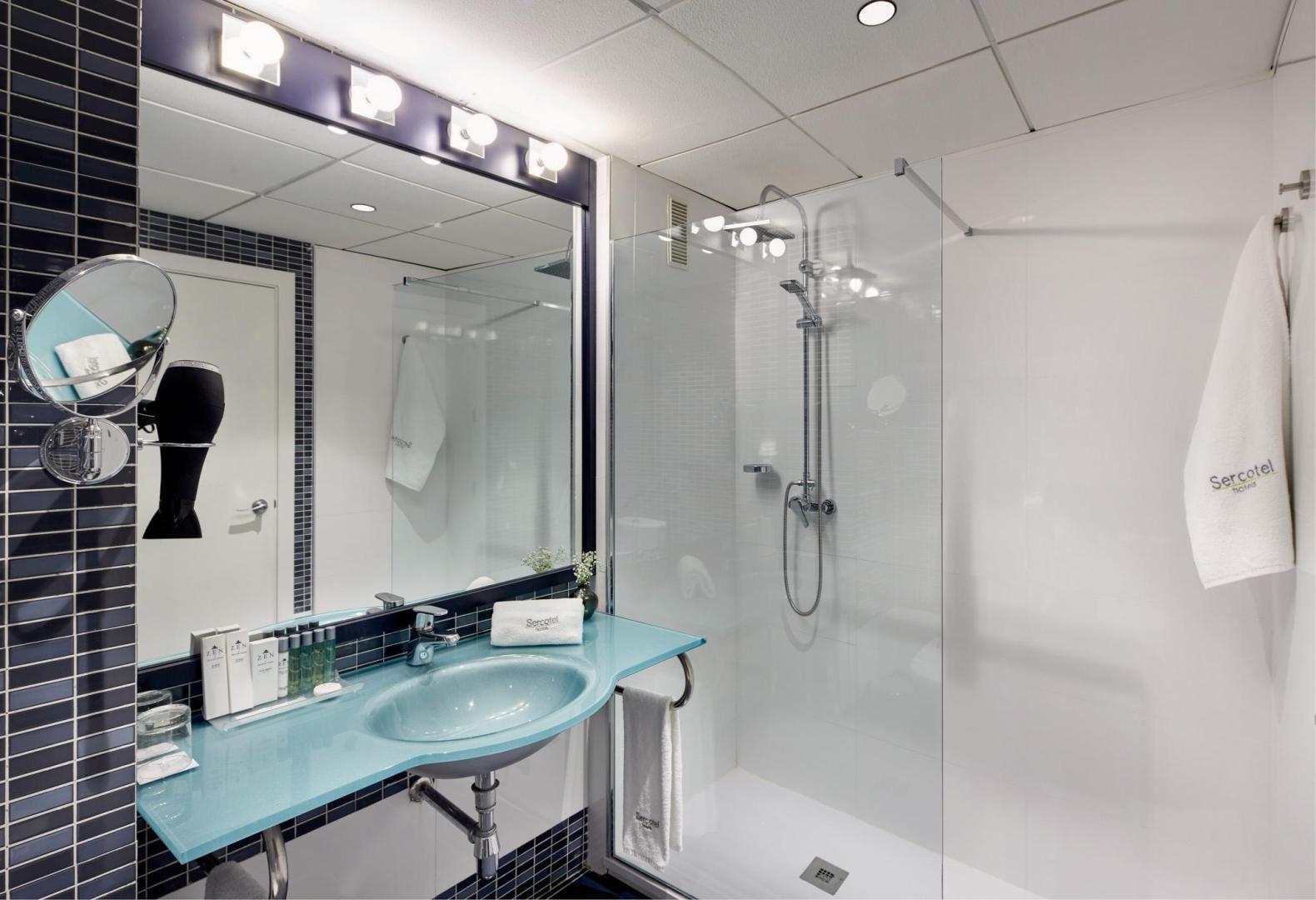 Marmeren badkamer — Eurostars Málaga
