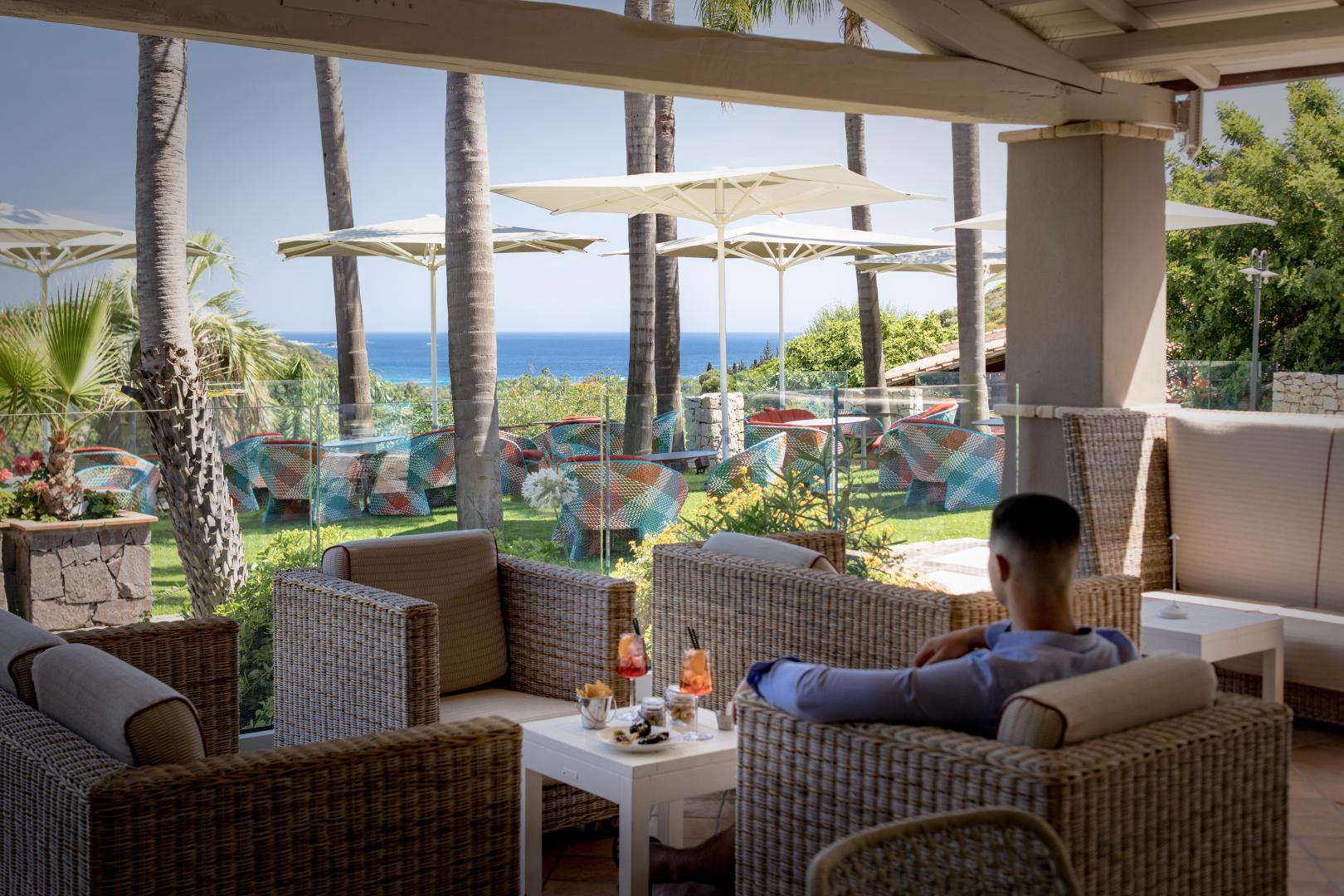 Privéstrand met parasols — Cruccuris Resort