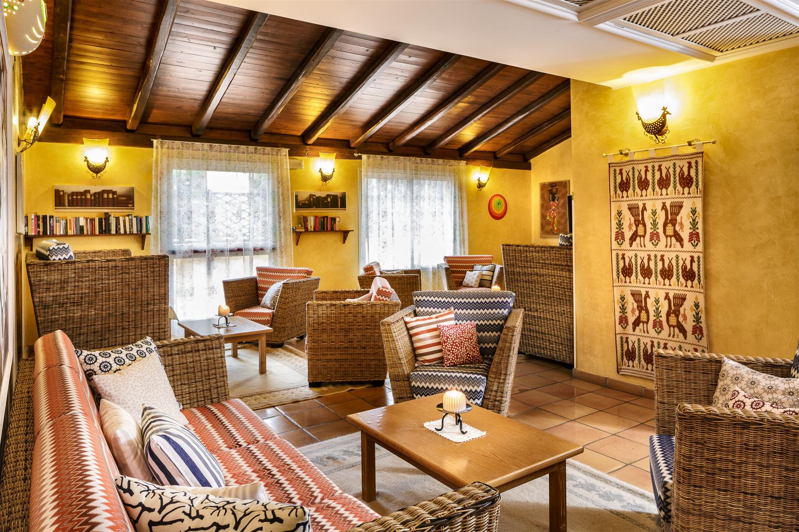 Restaurant met gedekte tafels — Cruccuris Resort
