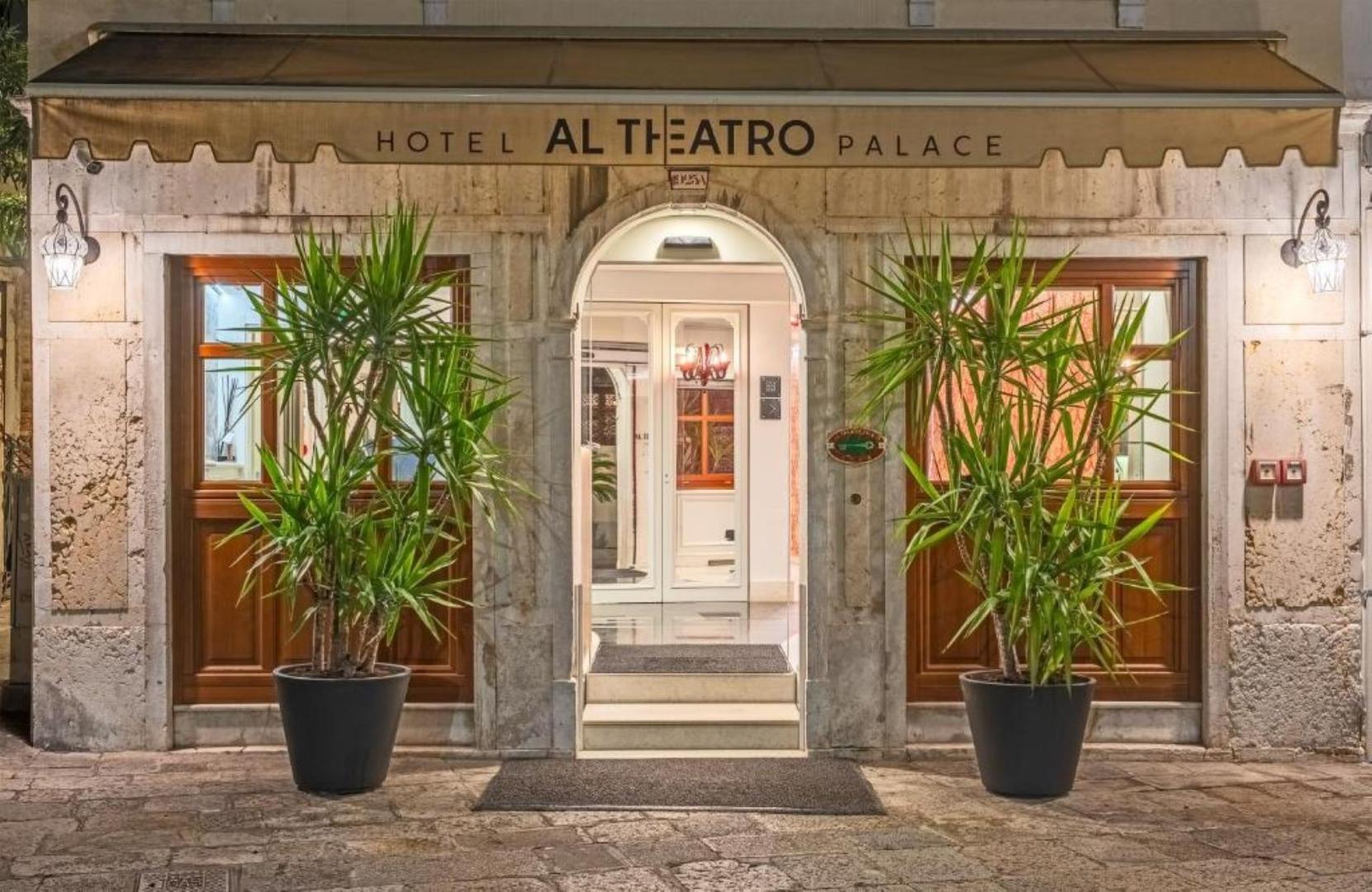 Al Theatro Palace foto 21