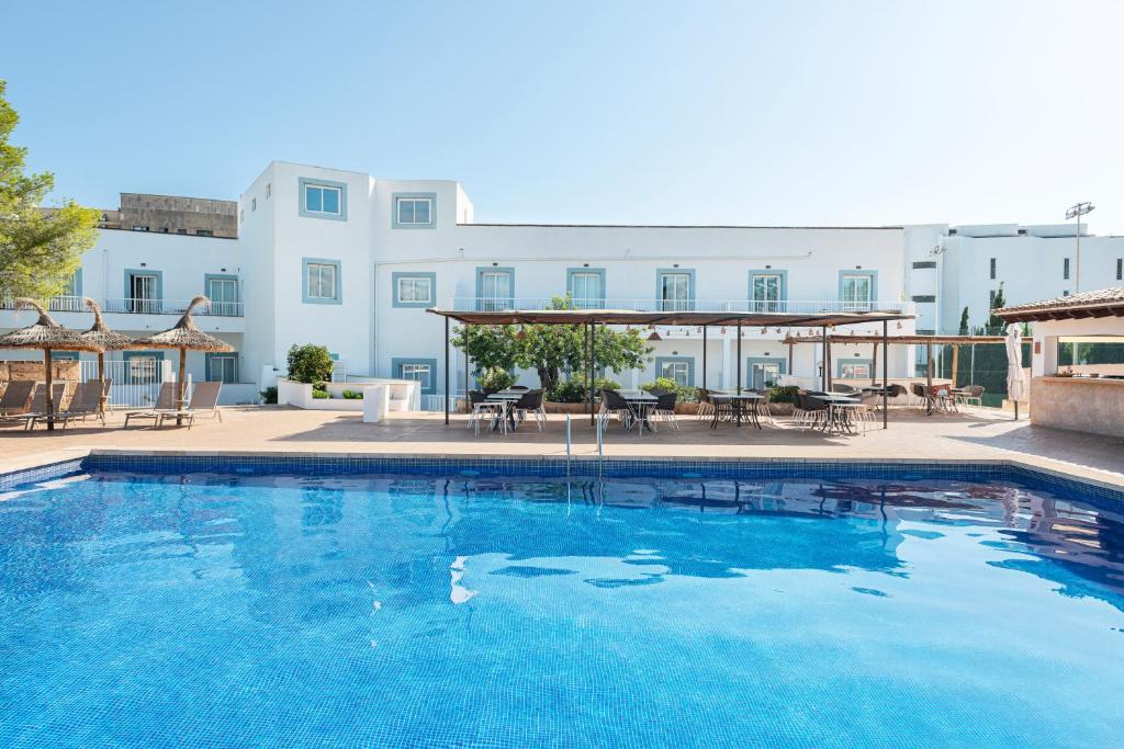 Villa Real Club Apartments image 0