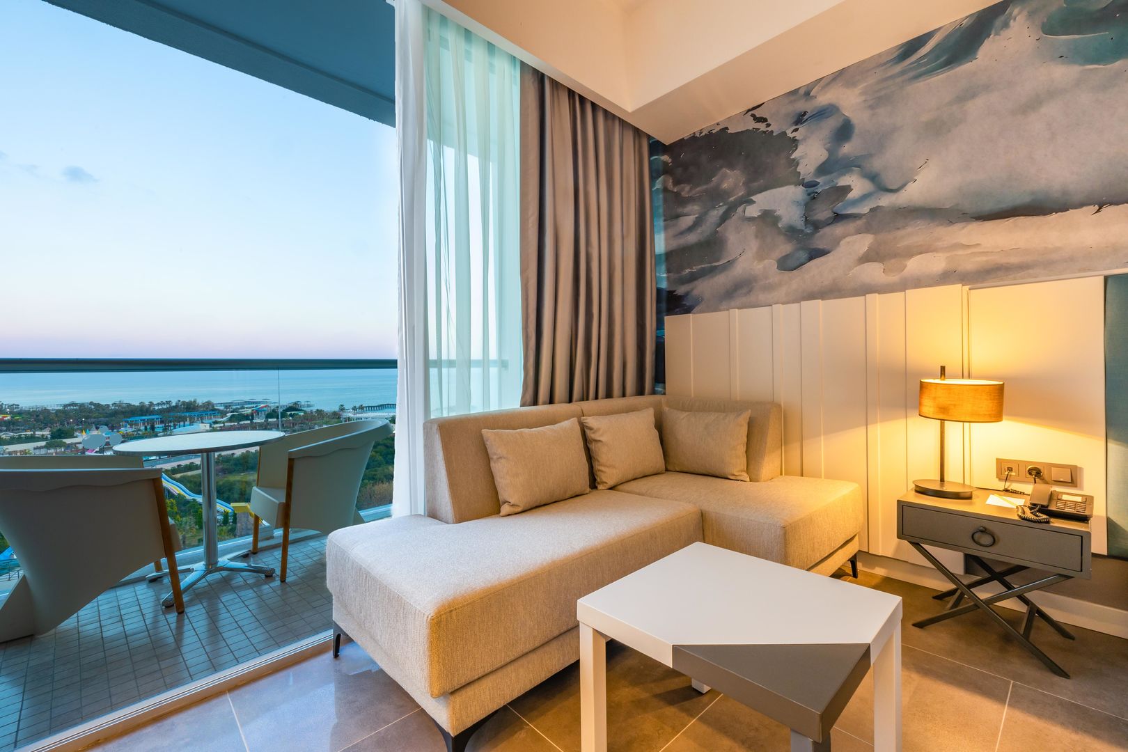 Crystal Centro image 1