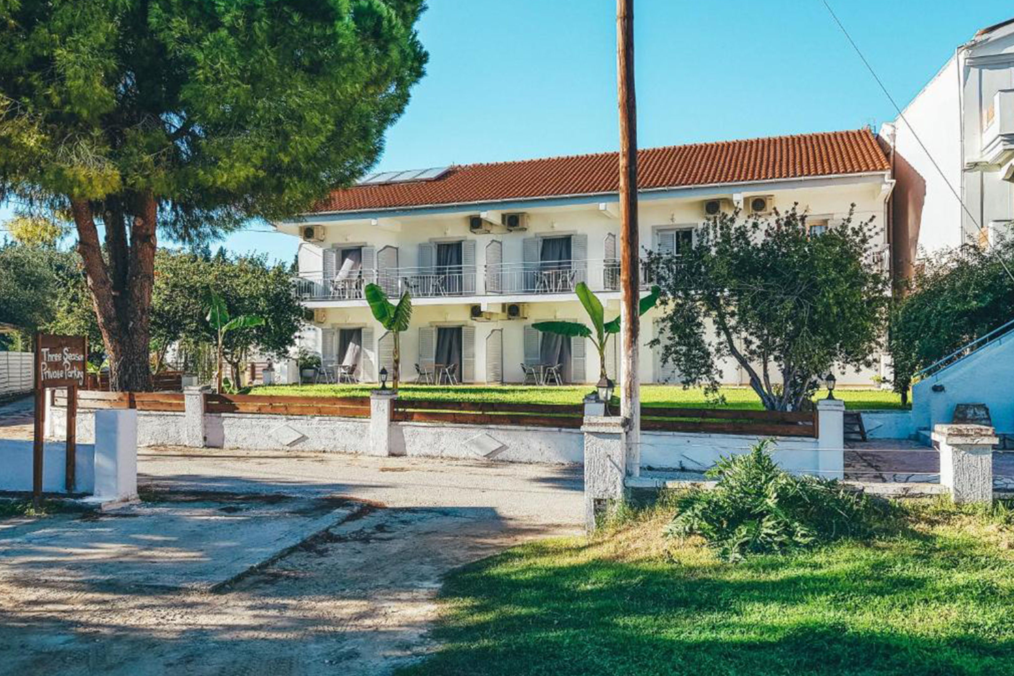 Three Seasons Resort image 2