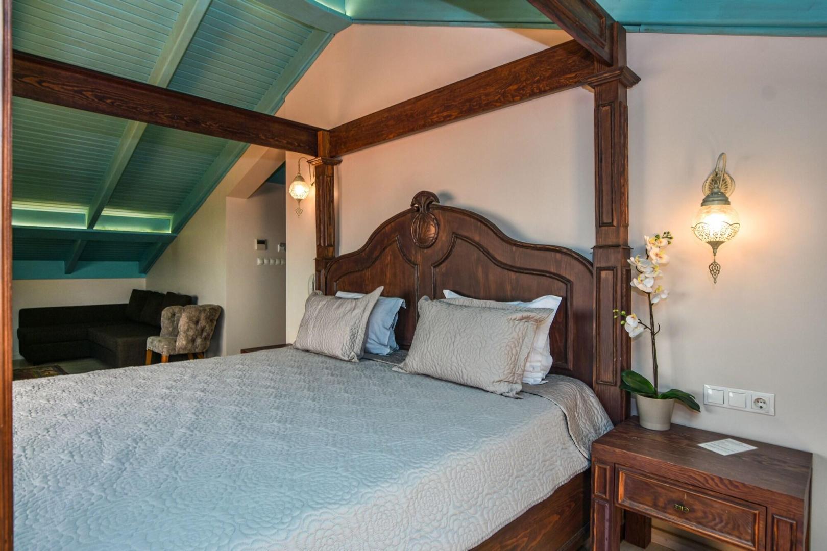 Orchis Hotel image 1