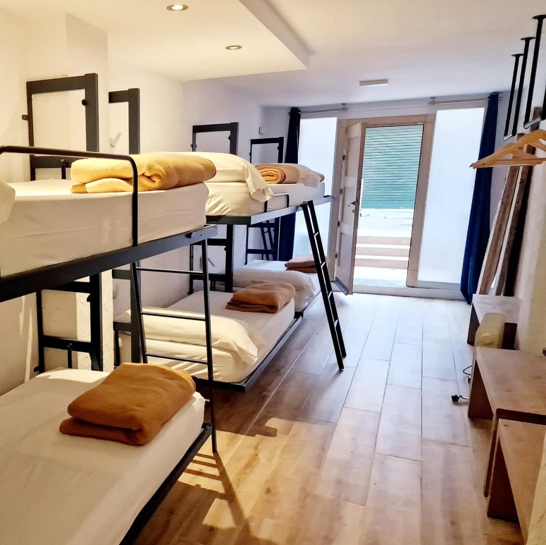 Kamer met twee aparte bedden — Singular Hostel By Eurotels